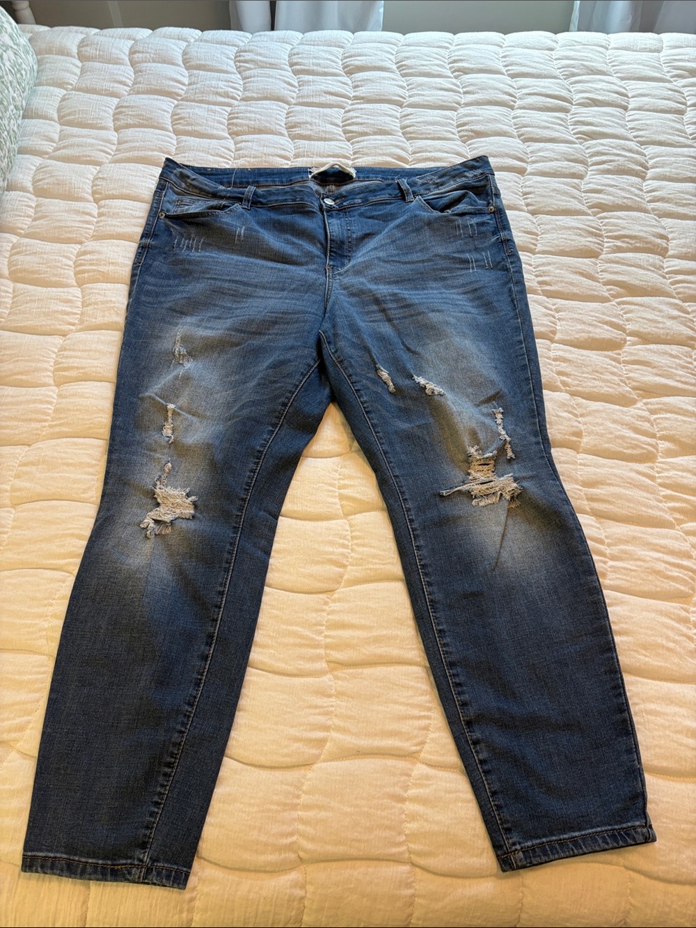 ARULA Women’s Dark Blue Distressed Skinny Jeans